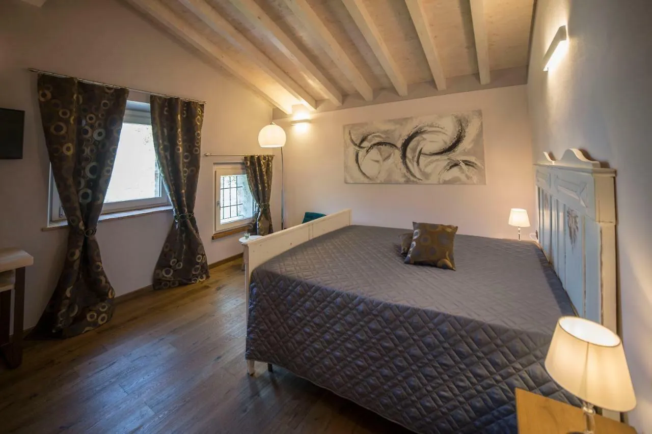 Farm stay Agriturismo Casarai Zone Italy